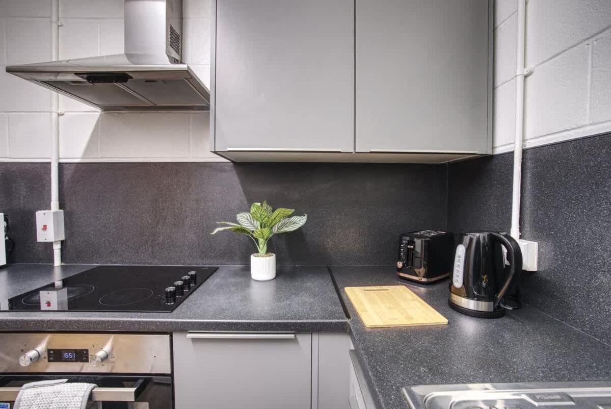 1Br City Centre Apt, Self Check In, Wifi, By Derbnb Sheffield Dış mekan fotoğraf