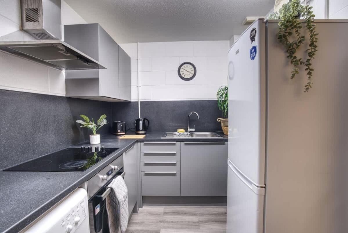 1Br City Centre Apt, Self Check In, Wifi, By Derbnb Sheffield Dış mekan fotoğraf